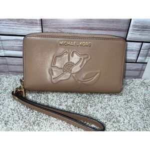Michael Kors Beige Nouveau Floral Large Flat Mf Phone Case Leather Wallet